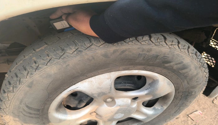 2011 Mahindra Scorpio SLE, Diesel, Manual, 1,15,920 km, tyre