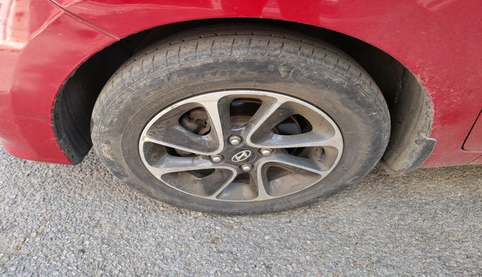 2017 Hyundai Grand i10 ASTA 1.2 KAPPA VTVT, Petrol, Manual, 83,261 km, tyre