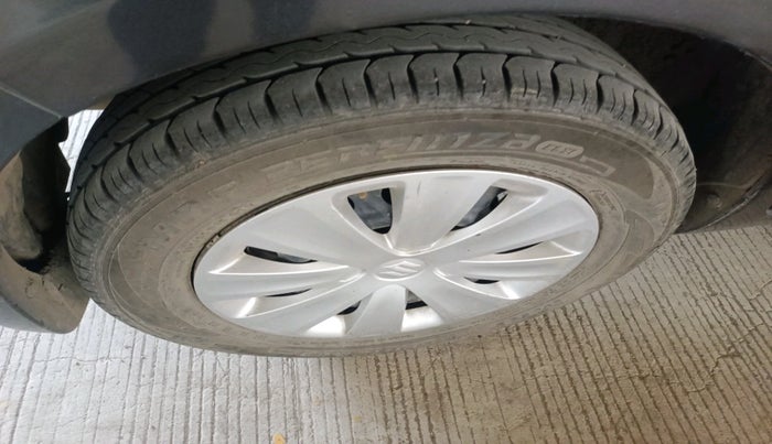 2017 Maruti Ertiga VXI CNG, Petrol, Manual, 86,476 km, tyre