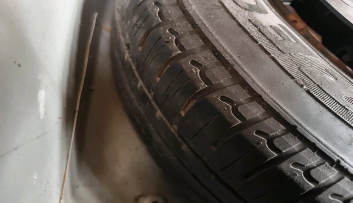 2011 Hyundai i10 MAGNA 1.1, Petrol, Manual, 41,578 km, tyre