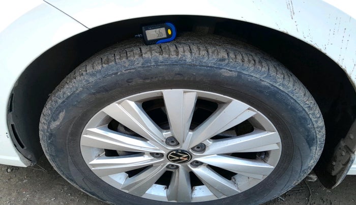 2022 Volkswagen VIRTUS HIGHLINE TSI 1.0 MT, Petrol, Manual, 14,011 km, tyre