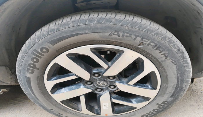 2022 Tata Harrier XZA PLUS 2.0L, Diesel, Automatic, 41,914 km, tyre