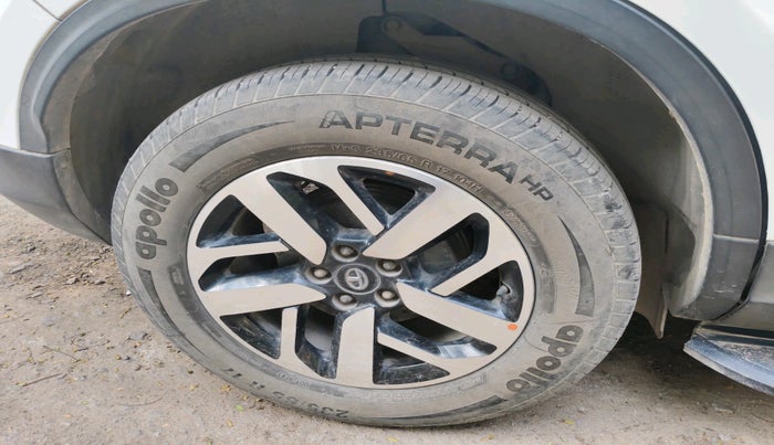 2022 Tata Harrier XZA PLUS 2.0L, Diesel, Automatic, 41,914 km, tyre