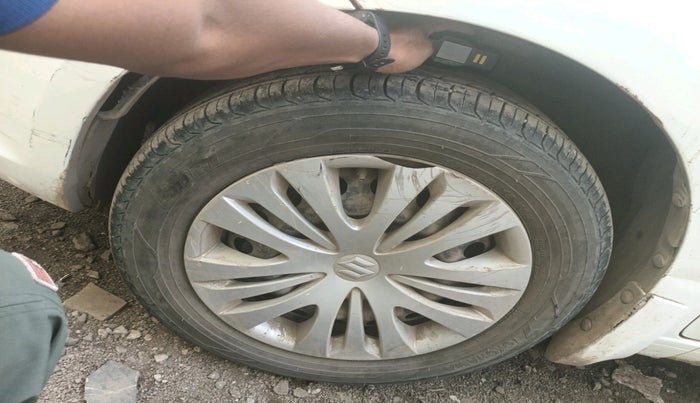 2014 Maruti Ertiga VXI CNG, Petrol, Manual, 1,41,325 km, tyre