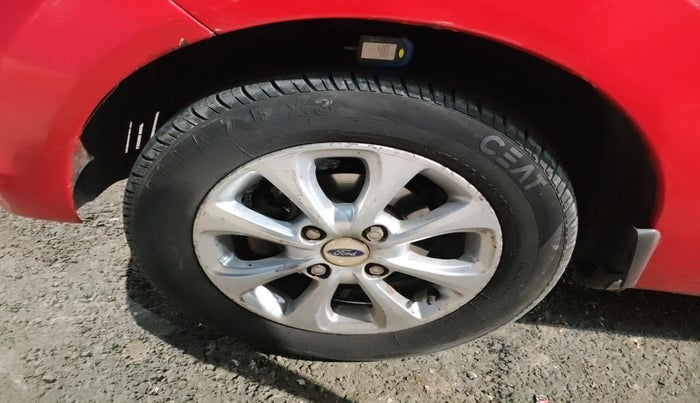 2011 Ford Figo ZXI 1.2 PETROL, Petrol, Manual, 92,120 km, tyre