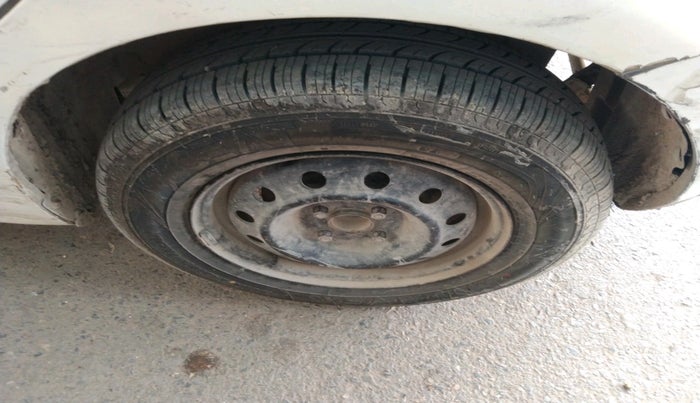 2012 Maruti Swift VDI, Diesel, Manual, 1,39,723 km, tyre