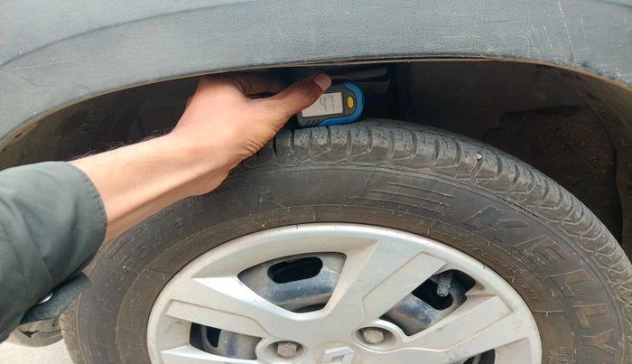 2017 Renault Kwid RXT 1.0 AMT, Petrol, Automatic, 69,239 km, tyre