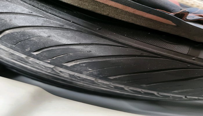 2013 Hyundai i20 SPORTZ 1.2, Petrol, Manual, 73,851 km, tyre