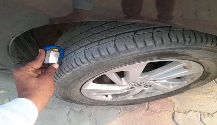 2015 Honda Jazz 1.2L I-VTEC V, Petrol, Manual, 79,519 km, tyre