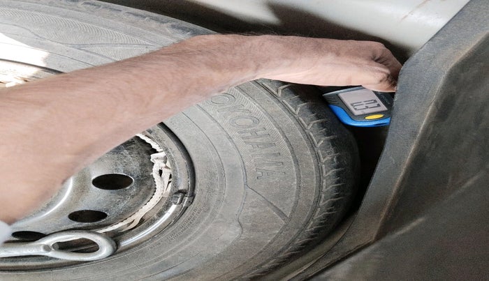 2016 Maruti Swift VXI, Petrol, Manual, 70,812 km, tyre