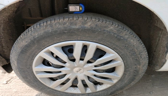 2016 Maruti Swift VXI, Petrol, Manual, 70,812 km, tyre