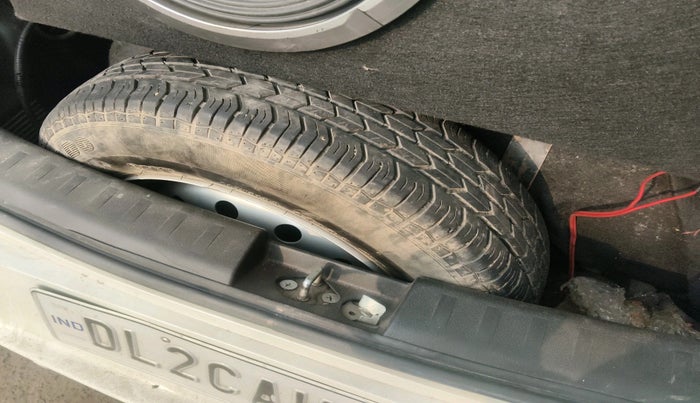 2017 Maruti Swift VXI O, Petrol, Manual, 58,980 km, tyre