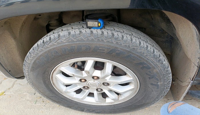 2017 Mahindra TUV300 T8 AMT, Diesel, Automatic, 96,322 km, tyre