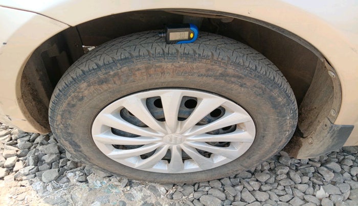 2011 Maruti Swift Dzire VXI, Petrol, Manual, 2,19,376 km, tyre