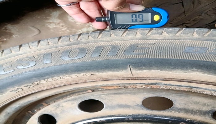 2011 Maruti Swift Dzire VXI, Petrol, Manual, 2,19,376 km, tyre