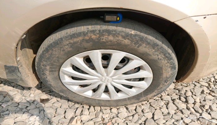 2011 Maruti Swift Dzire VXI, Petrol, Manual, 2,19,376 km, tyre