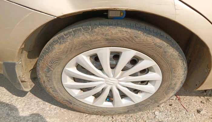 2011 Maruti Swift Dzire VXI, Petrol, Manual, 2,19,376 km, tyre