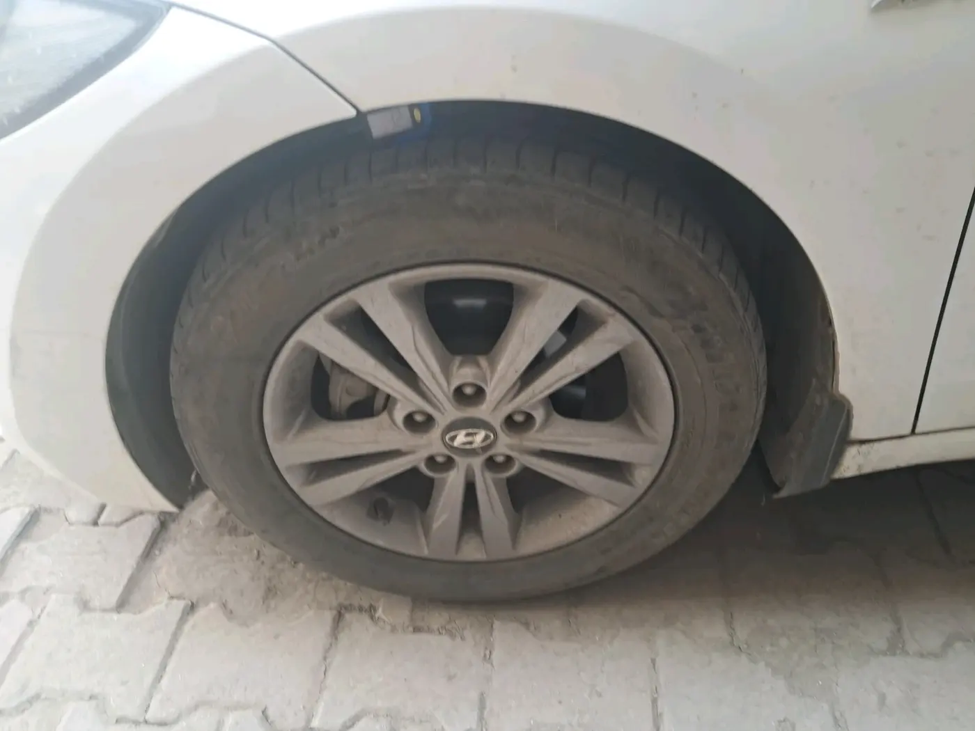 2017 Hyundai New Elantra 2.0 SX(O) AT PETROL, Petrol, Automatic, 60,809 km, tyre