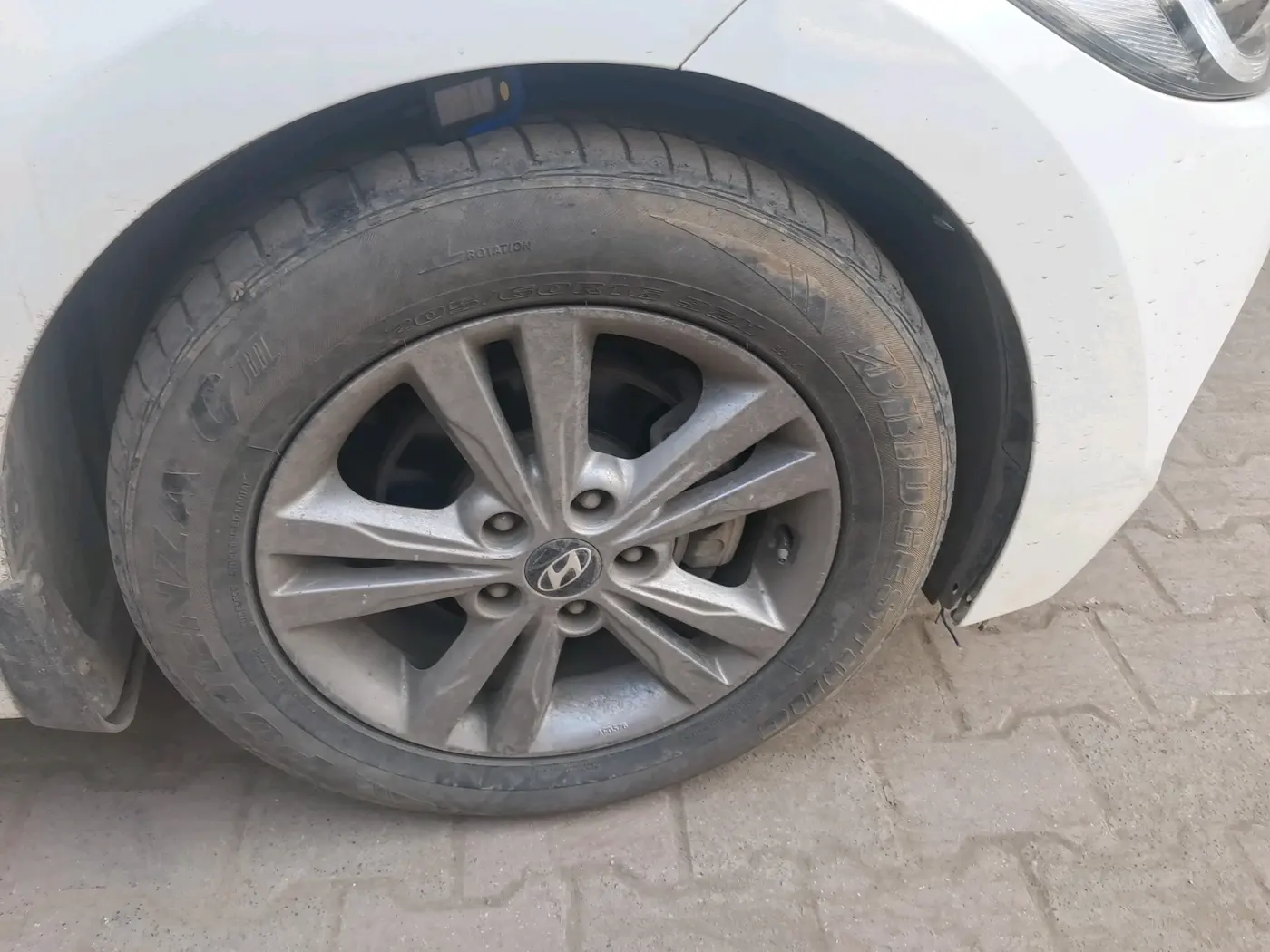 2017 Hyundai New Elantra 2.0 SX(O) AT PETROL, Petrol, Automatic, 60,809 km, tyre