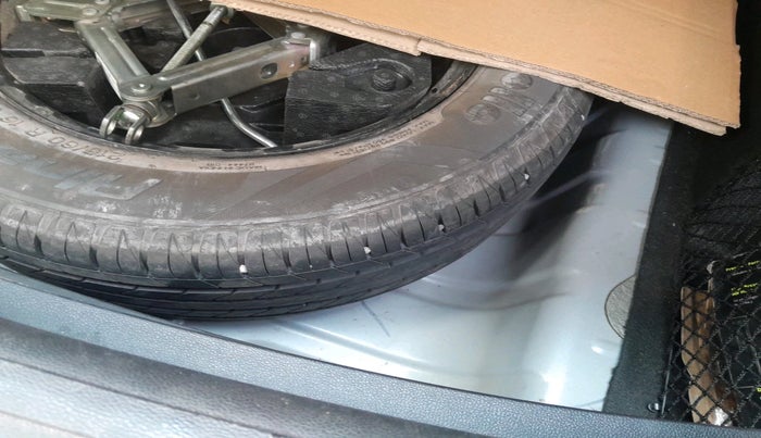 2021 MG ASTOR SAVVY 1.3 TURBO AT S RED, Petrol, Automatic, 29,390 km, tyre