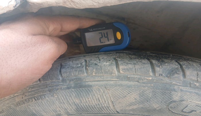 2011 Maruti Wagon R 1.0 LXI, Petrol, Manual, 1,50,373 km, tyre