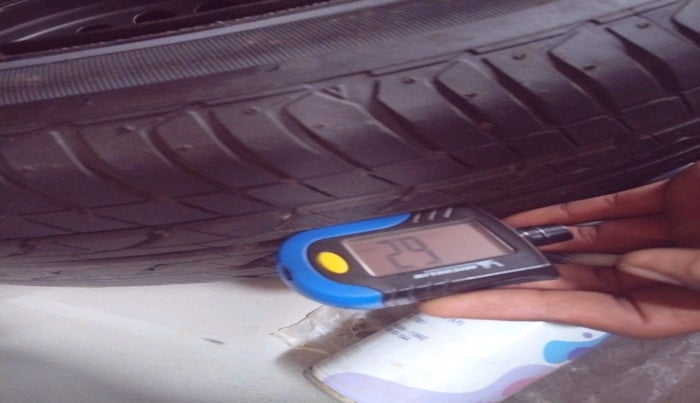 2016 Honda City 1.5L I-VTEC V MT, Petrol, Manual, 1,16,598 km, tyre