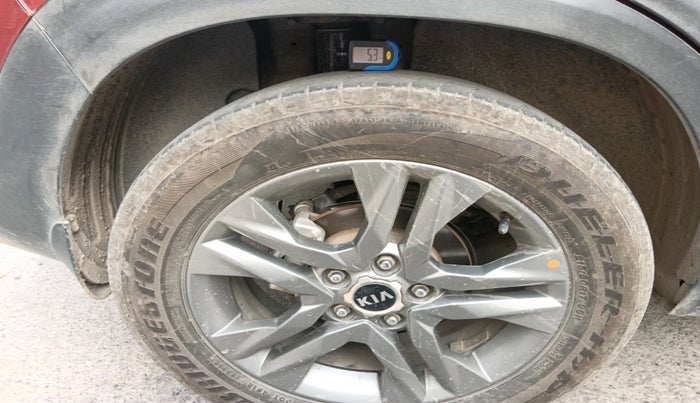 2020 KIA SELTOS HTX 1.5 DIESEL, Diesel, Manual, 1,04,839 km, tyre