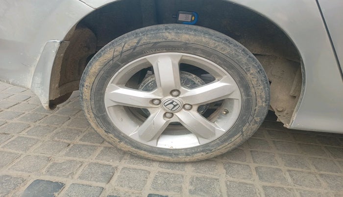 2011 Honda City 1.5L I-VTEC V MT, Petrol, Manual, 1,15,100 km, tyre