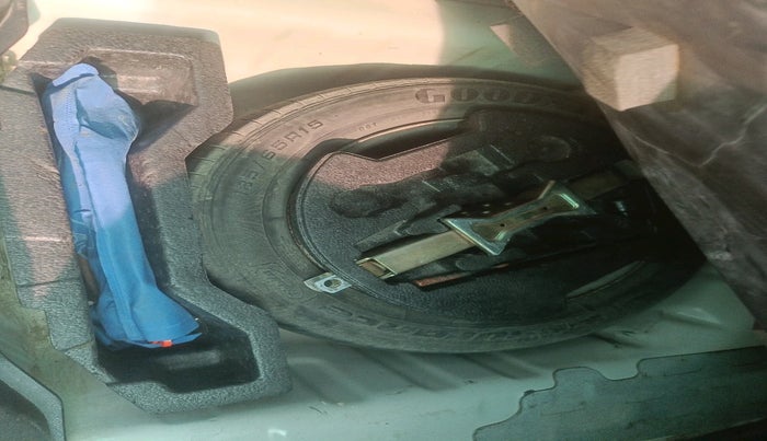 2016 Maruti Ciaz VDI+ SHVS, Diesel, Manual, 90,262 km, tyre