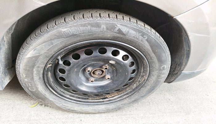 2015 Renault Lodgy 85 PS RXE 8 STR, Diesel, Manual, 90,001 km, tyre