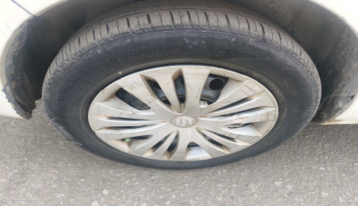 2012 Maruti Ertiga VDI, Diesel, Manual, 2,12,053 km, tyre