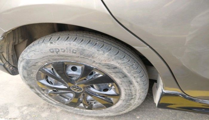 2018 Maruti Swift VXI AMT, Petrol, Automatic, 26,692 km, tyre