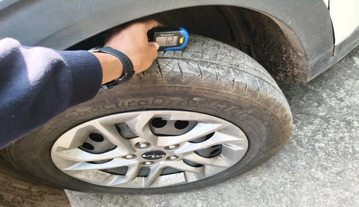 2022 KIA CARENS PREMIUM 1.5 DIESEL 7 STR, Diesel, Manual, 11,522 km, tyre