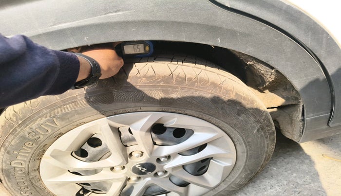 2022 KIA CARENS PREMIUM 1.5 DIESEL 7 STR, Diesel, Manual, 11,522 km, tyre