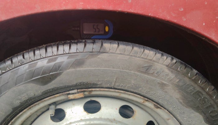 2014 Hyundai Eon ERA +, Petrol, Manual, 66,670 km, tyre