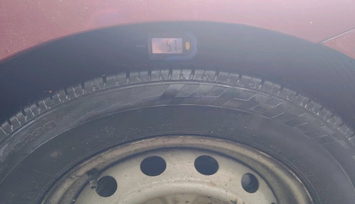 2014 Hyundai Eon ERA +, Petrol, Manual, 66,670 km, tyre