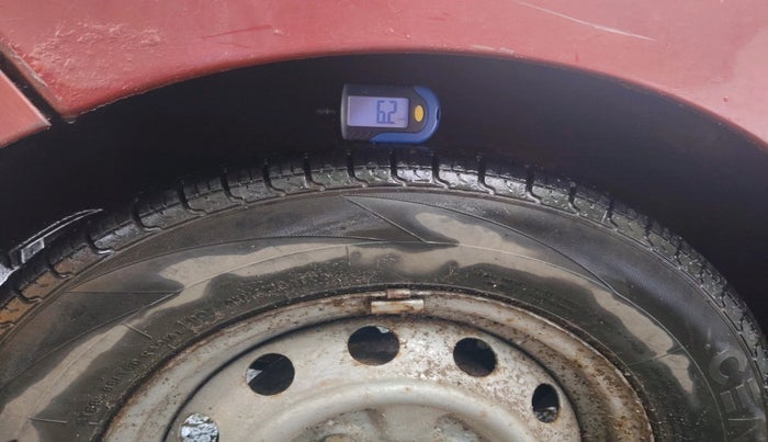 2014 Hyundai Eon ERA +, Petrol, Manual, 66,670 km, tyre