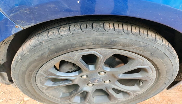 2018 Ford Ecosport TITANIUM + 1.5L DIESEL, Diesel, Manual, 1,56,881 km, tyre