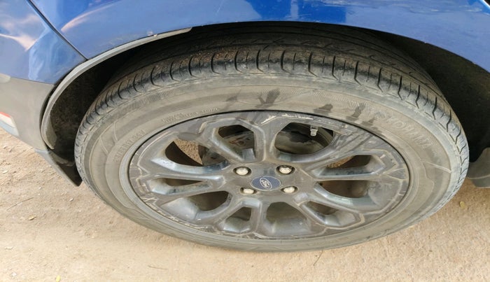 2018 Ford Ecosport TITANIUM + 1.5L DIESEL, Diesel, Manual, 1,56,881 km, tyre