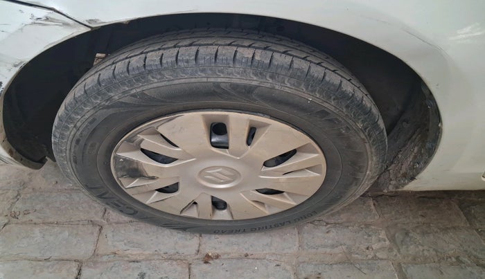 2011 Maruti Swift VXI, Petrol, Manual, 82,332 km, tyre