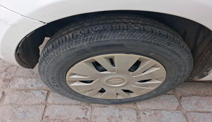 2011 Maruti Swift VXI, Petrol, Manual, 82,332 km, tyre