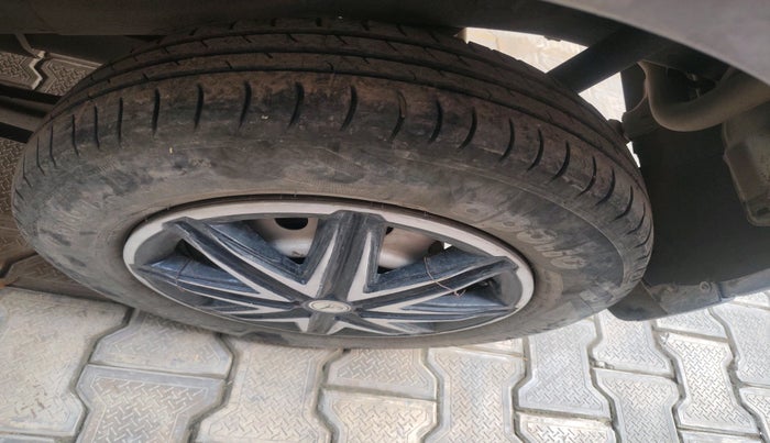 2018 Maruti Wagon R 1.0 LXI CNG, Petrol, Manual, 74,986 km, tyre