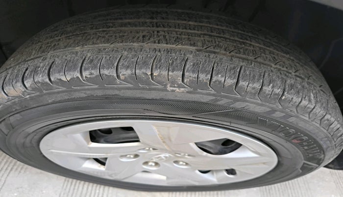 2022 Hyundai VENUE S+ 1.2, Petrol, Manual, 63,169 km, tyre