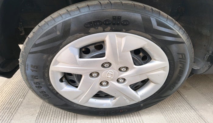 2022 Hyundai VENUE S+ 1.2, Petrol, Manual, 63,169 km, tyre