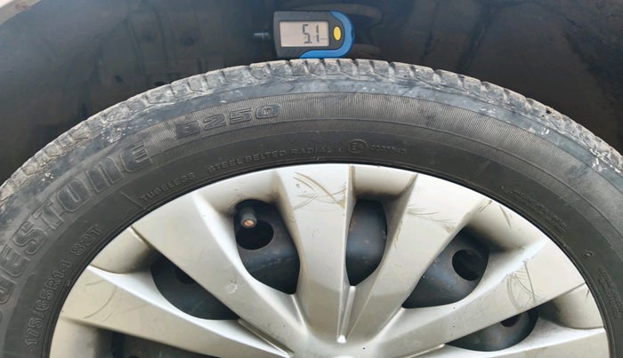 2011 Toyota Etios G, Petrol, Manual, 46,476 km, tyre