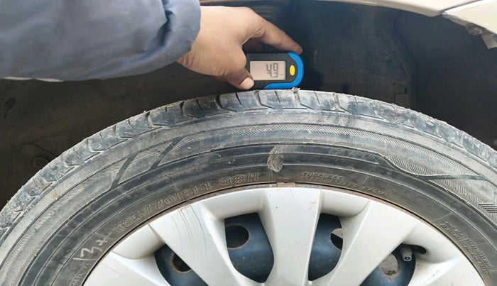 2011 Toyota Etios G, Petrol, Manual, 46,476 km, tyre