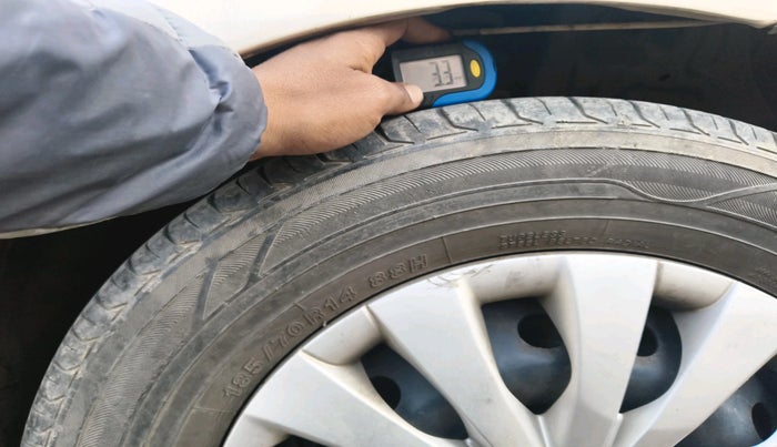 2011 Toyota Etios G, Petrol, Manual, 46,476 km, tyre