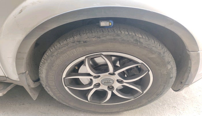 2020 Mahindra XUV500 W7, Diesel, Manual, 52,973 km, tyre