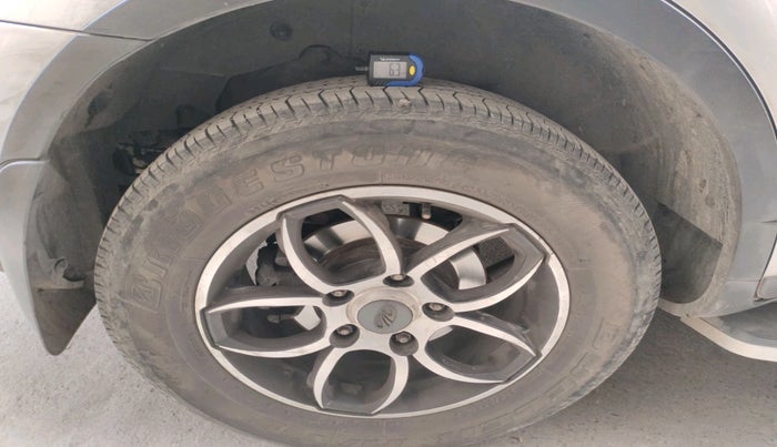 2020 Mahindra XUV500 W7, Diesel, Manual, 52,973 km, tyre