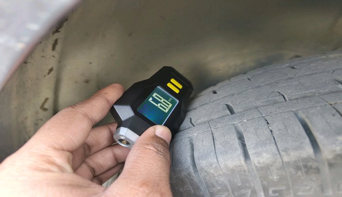 2013 Ford Figo TITANIUM 1.4 DIESEL, Diesel, Manual, 1,61,465 km, tyre